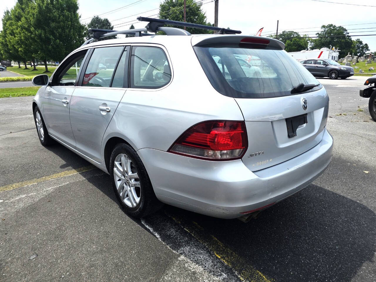 Used 2011 Volkswagen Jetta TDI FWD image 5