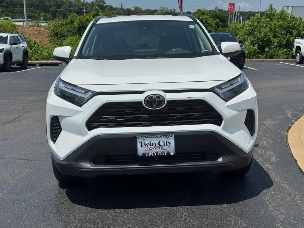 Used 2025 Toyota RAV4 XLE AWD/4WD image 10