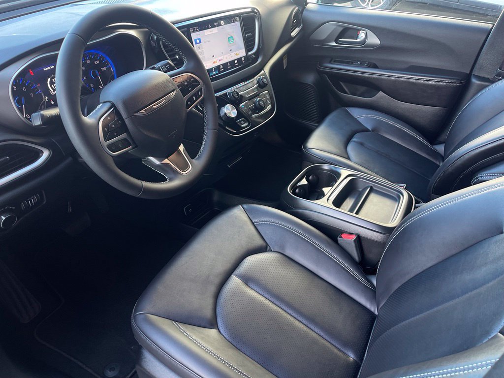 New 2027 Chrysler Pacifica LX FWD image 8