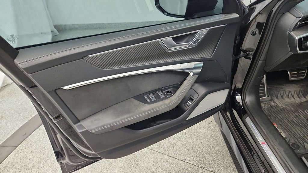 Used 2024 Audi RS 6 performance w/ Matte Carbon Package AWD/4WD image 38