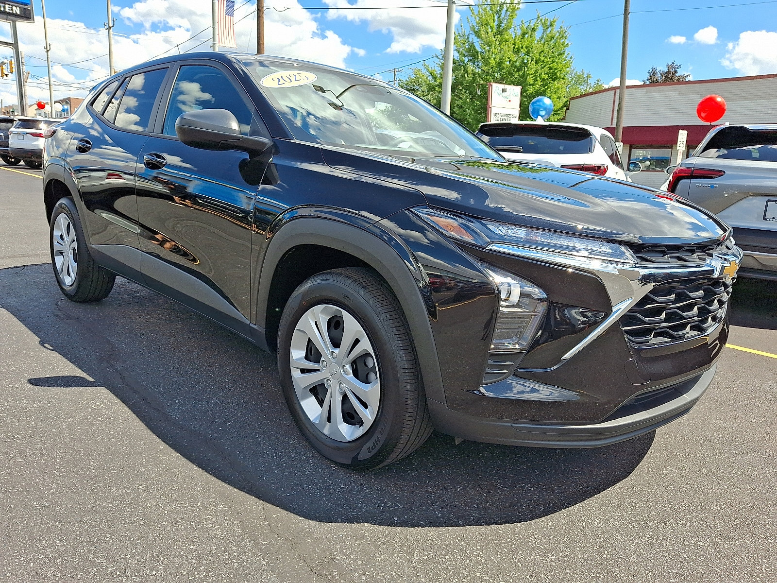 Used 2025 Chevrolet Trax LS image 7