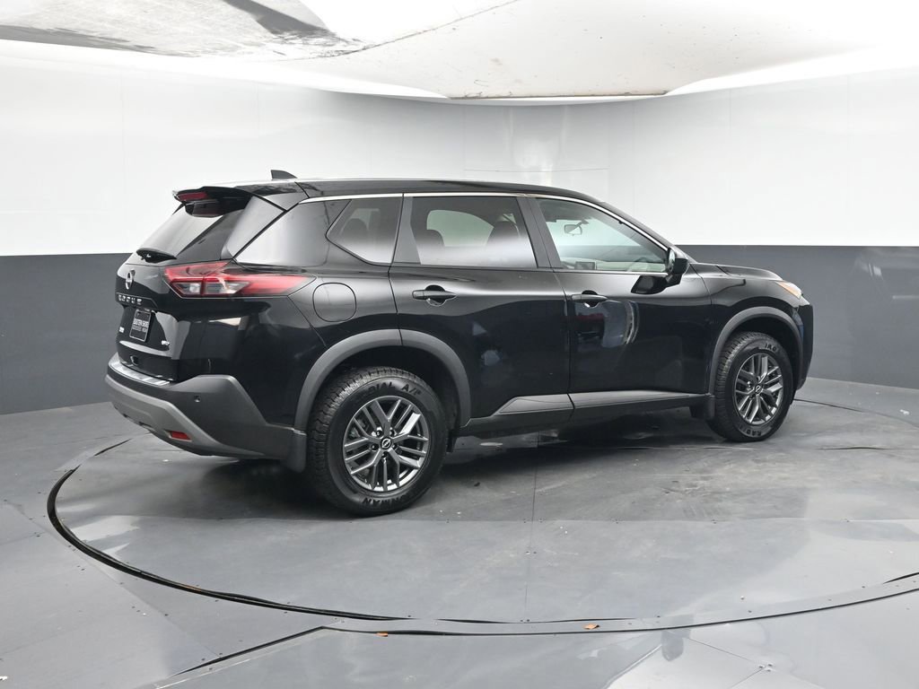 Used 2023 Nissan Rogue S image 5