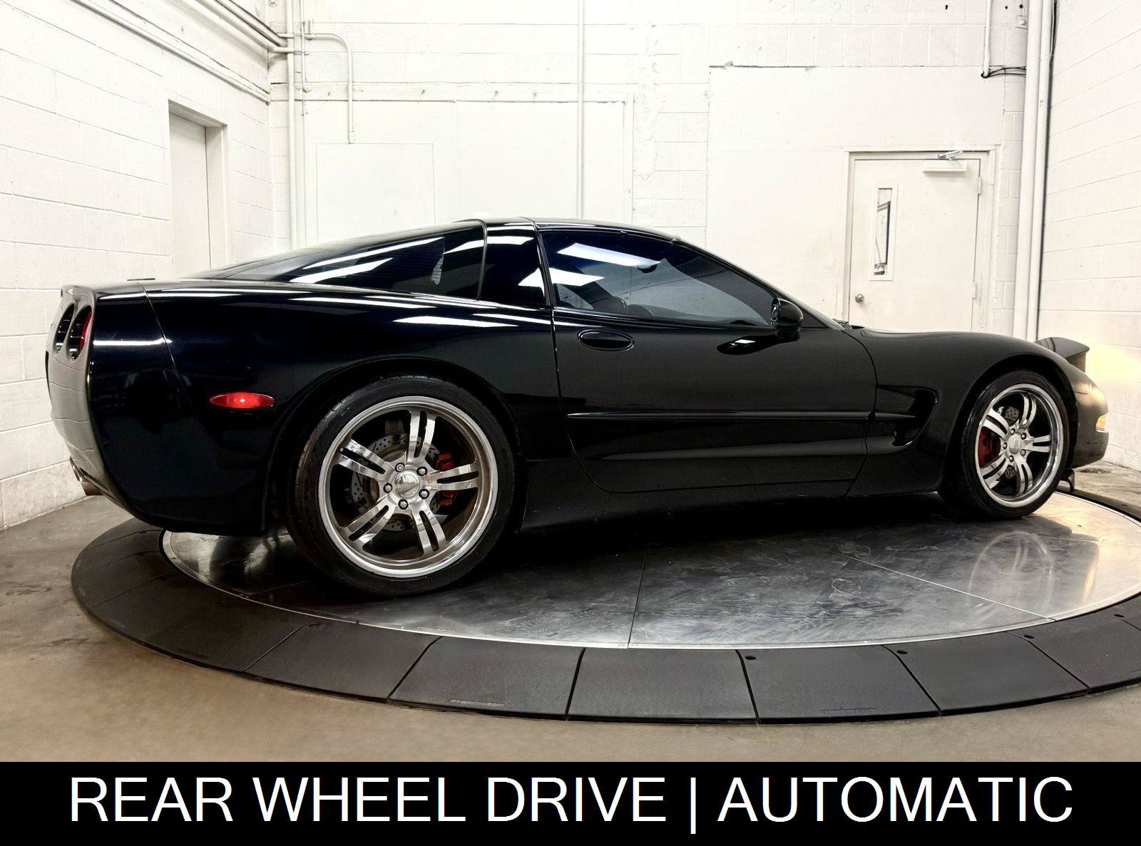 Used 2004 Chevrolet Corvette Coupe w/ Preferred Equipment Group RWD image 7