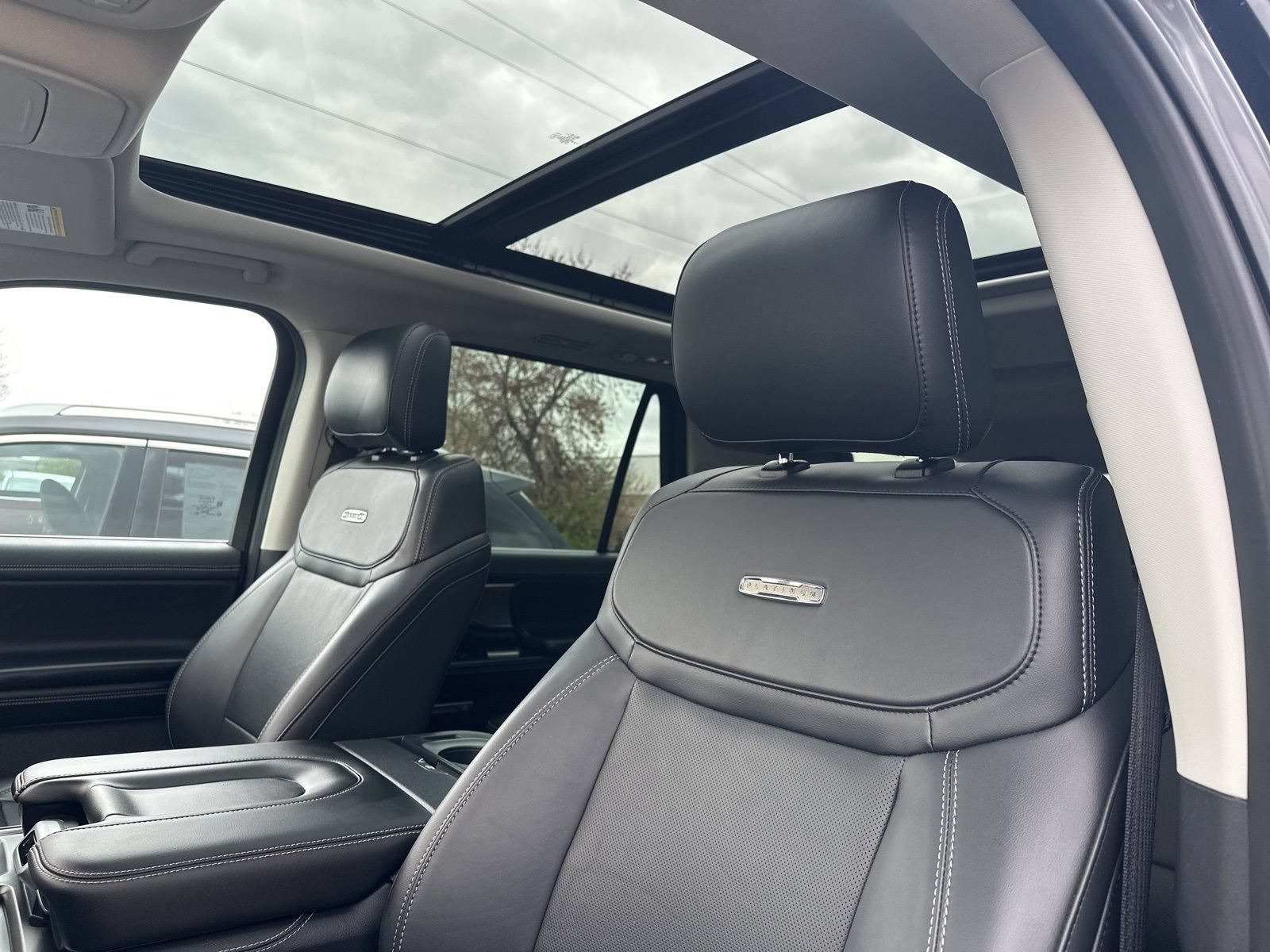 Used 2025 Ford Expedition Max Platinum AWD/4WD image 14