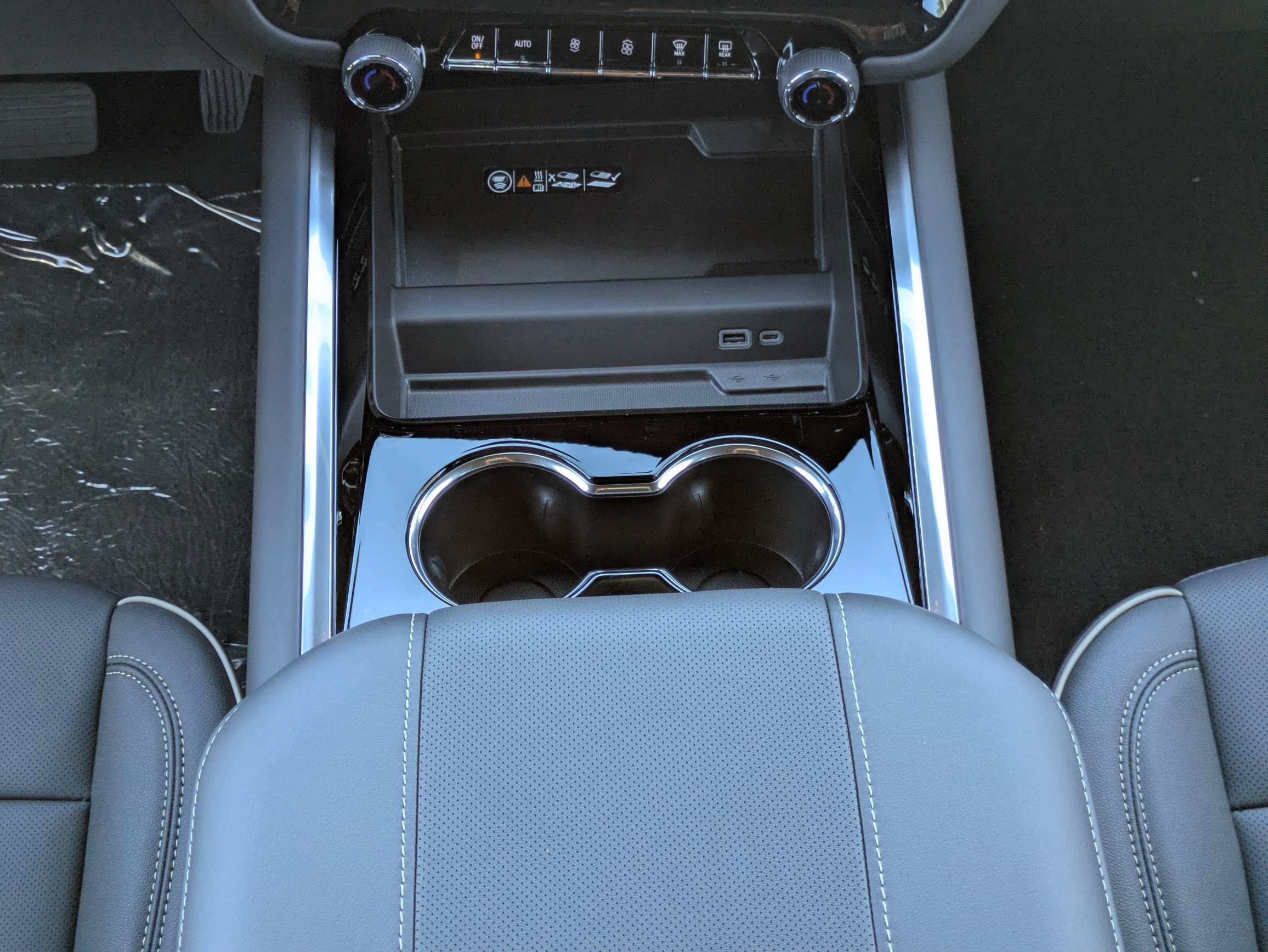 New 2026 Chevrolet Suburban Premier RWD image 6