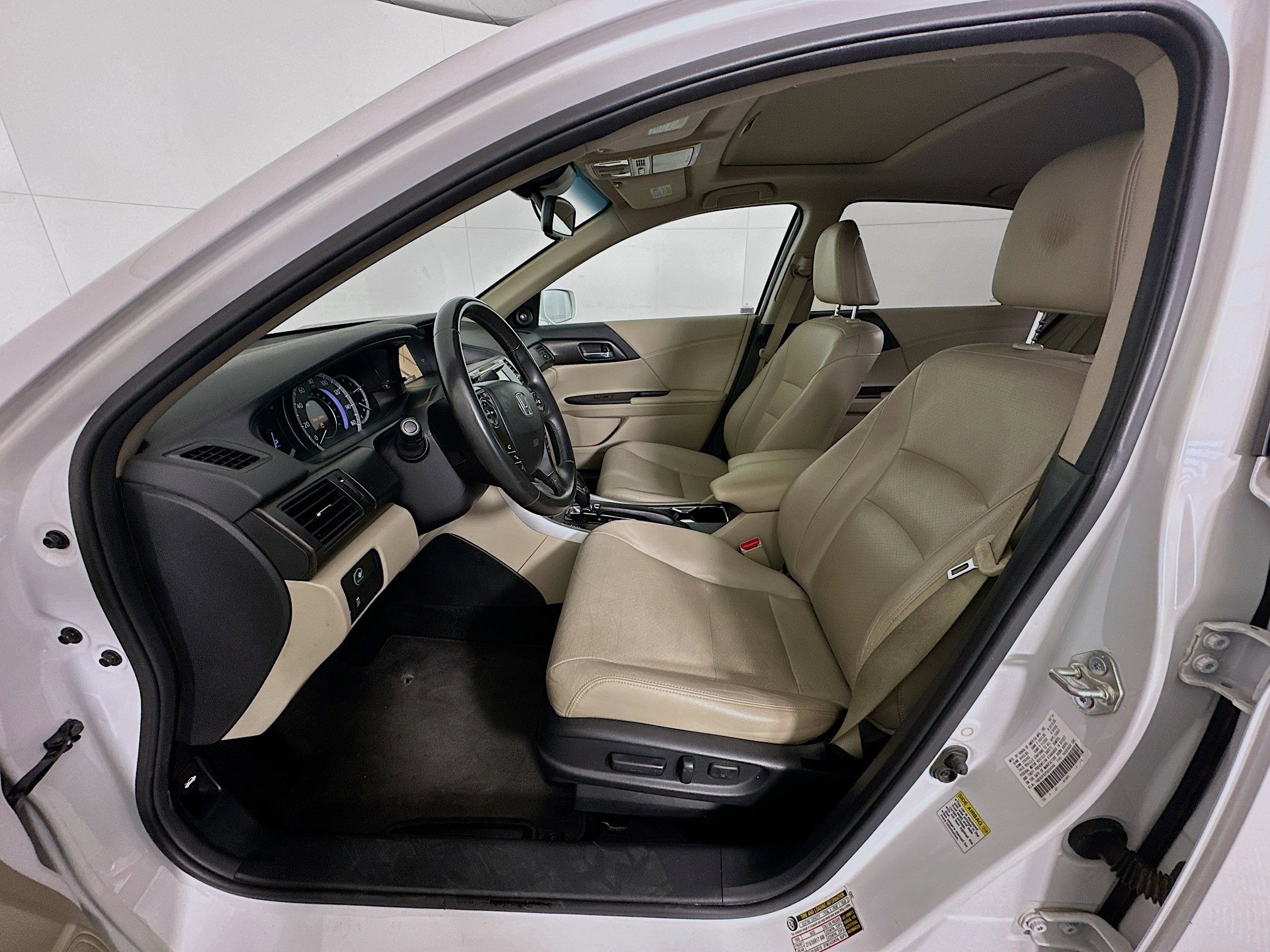 Used 2015 Honda Accord Touring image 13