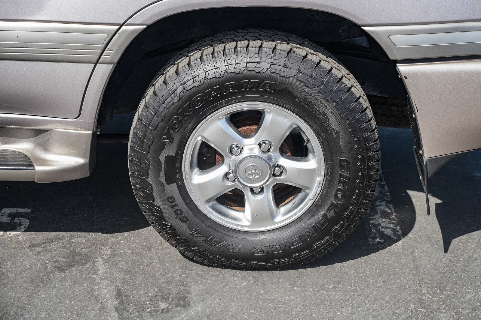Used 2001 Toyota Land Cruiser AWD/4WD image 10
