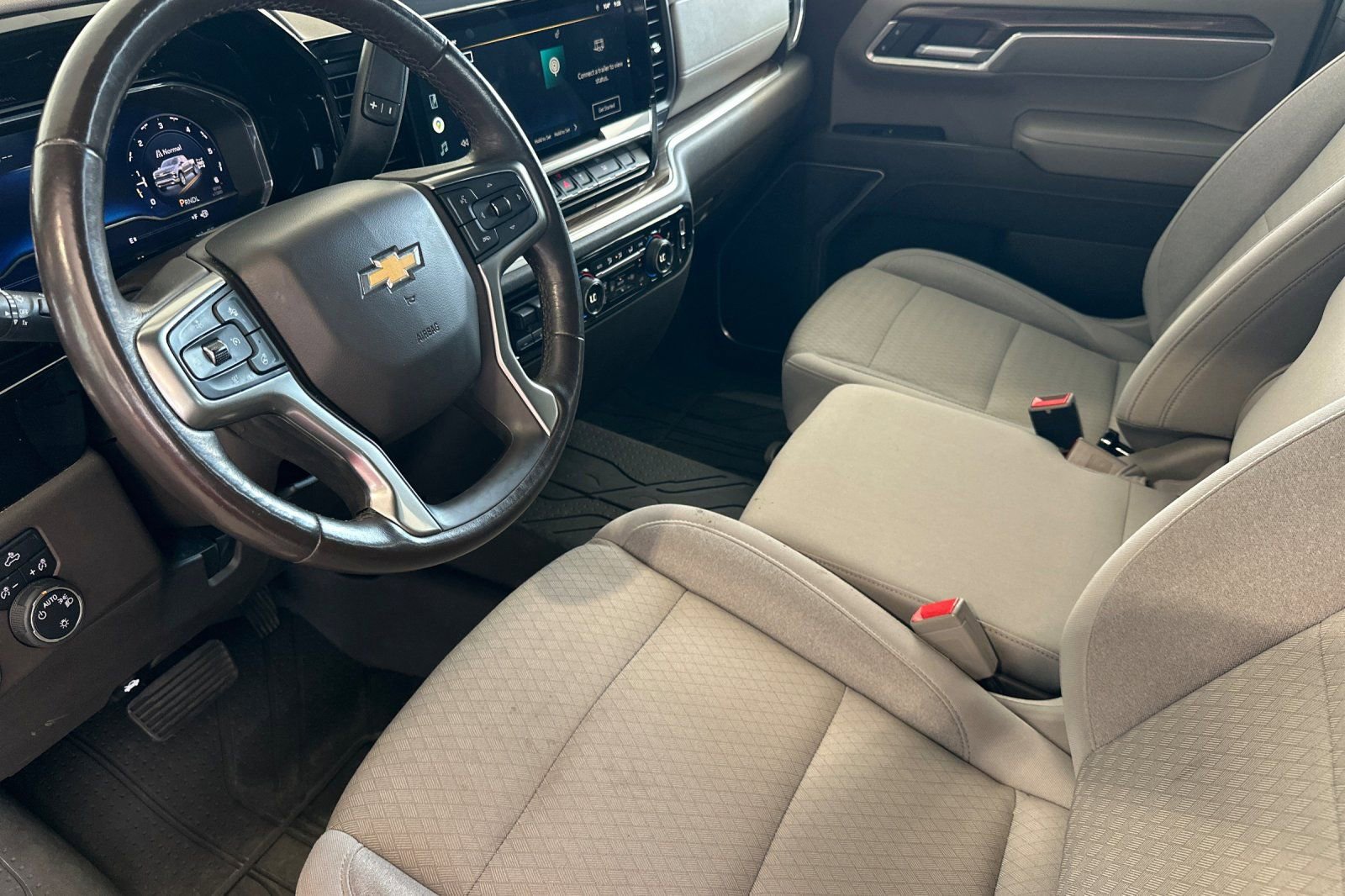 Used 2022 Chevrolet Silverado 1500 LT w/ Convenience Package II image 10