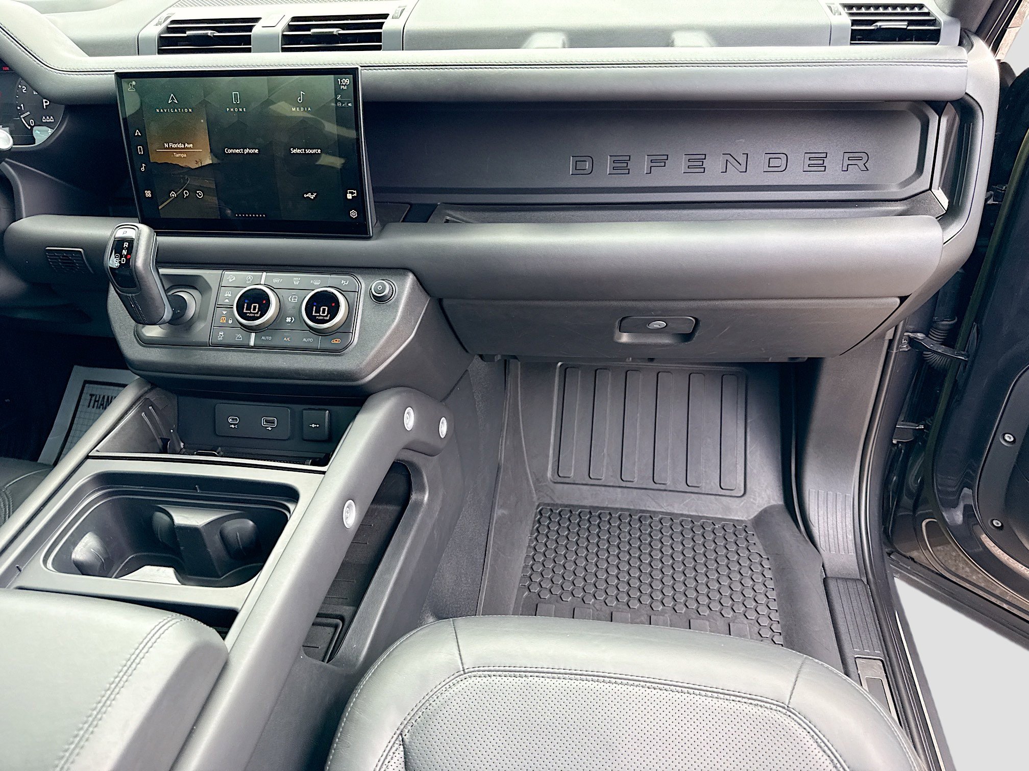 Used 2023 Land Rover Defender 90 V8 image 18