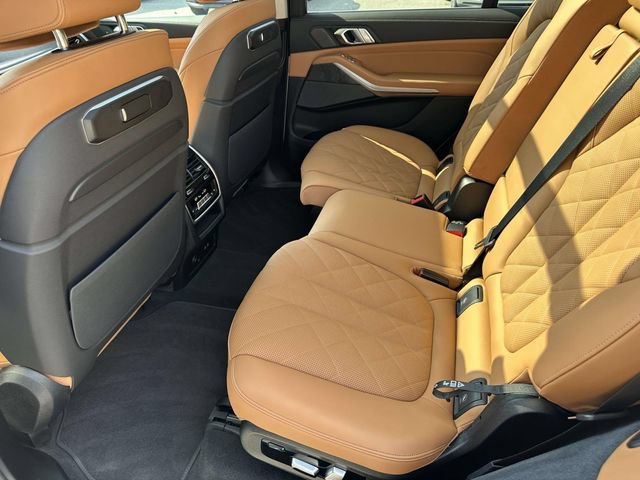 Used 2025 BMW X7 xDrive40i w/ Premium Package AWD/4WD image 19