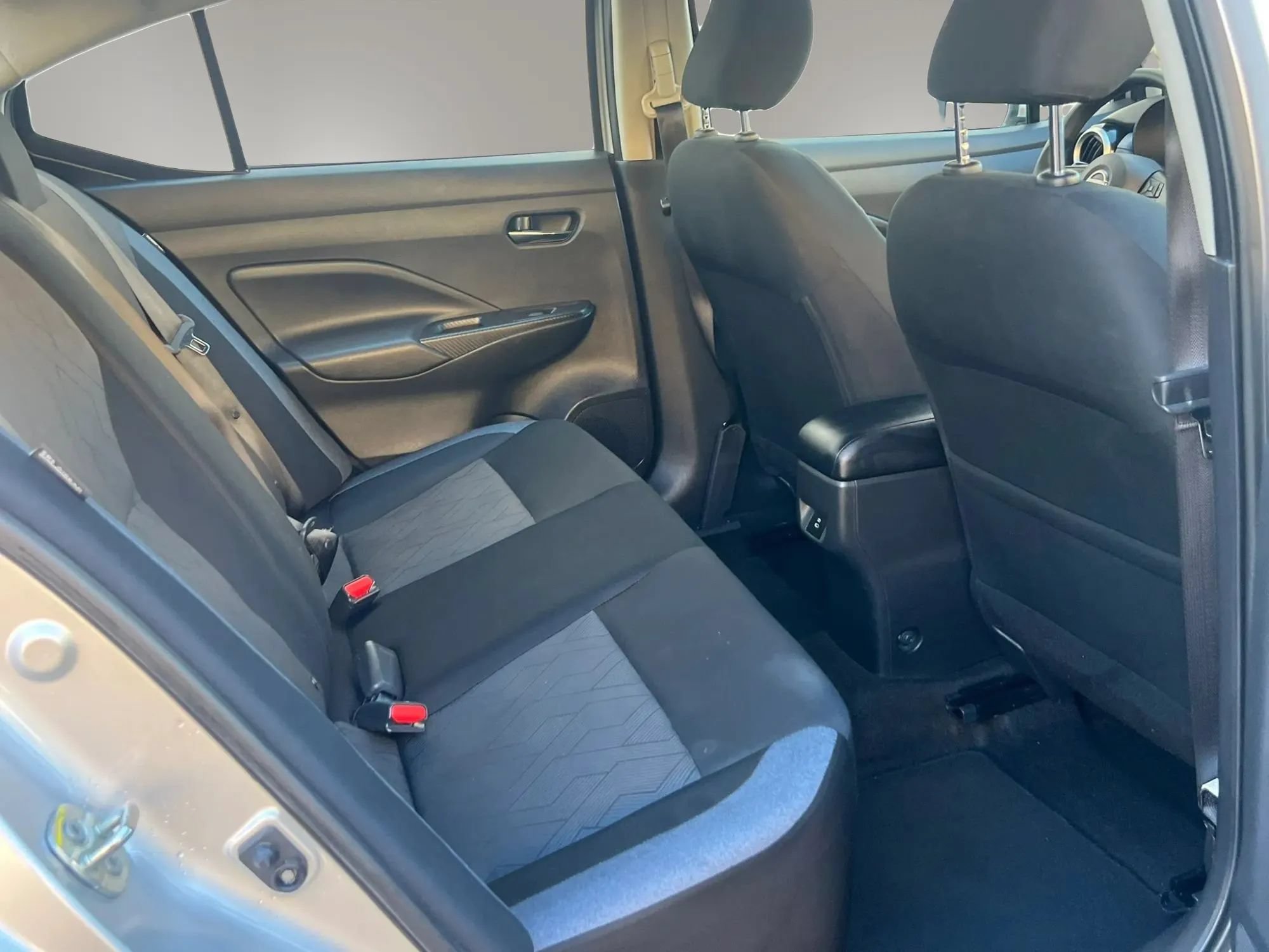 Used 2023 Nissan Versa SV FWD image 27