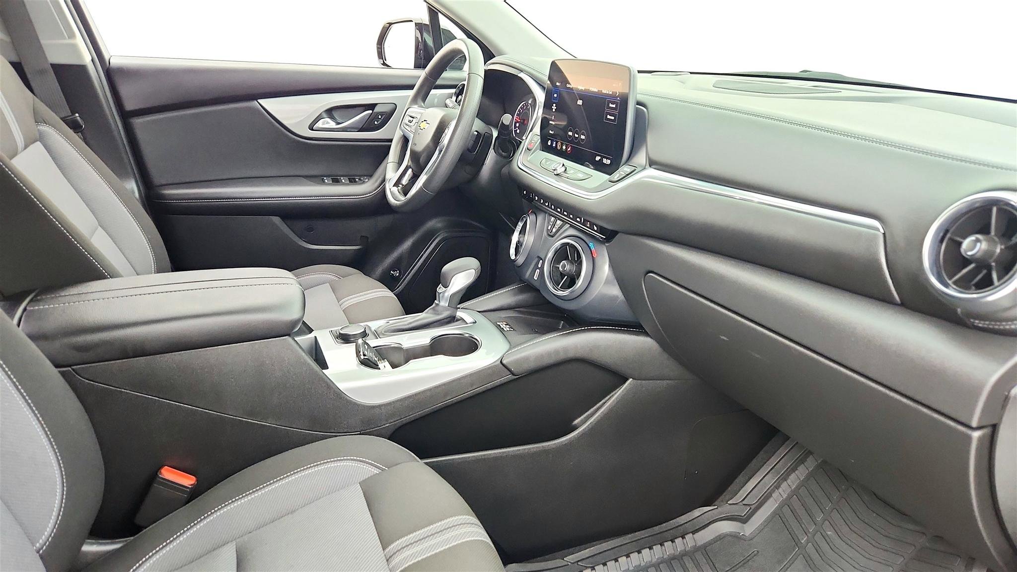 Used 2024 Chevrolet Blazer LT w/ Convenience Package FWD image 34