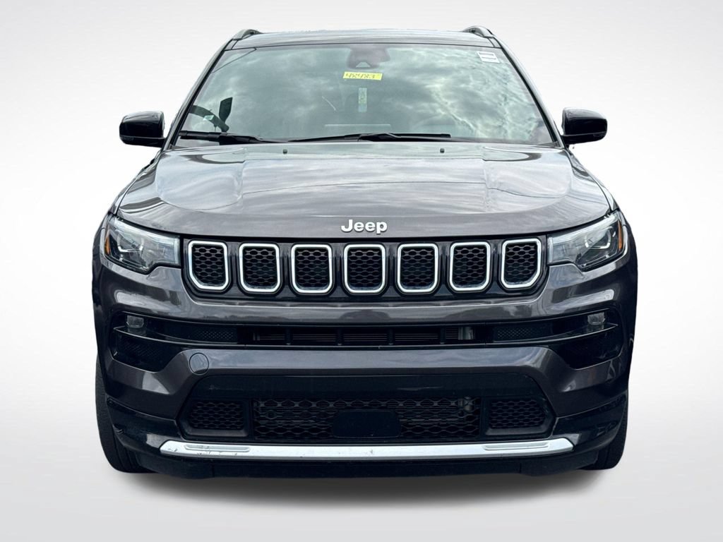 Used 2023 Jeep Compass Limited w/ Elite Group AWD/4WD image 3