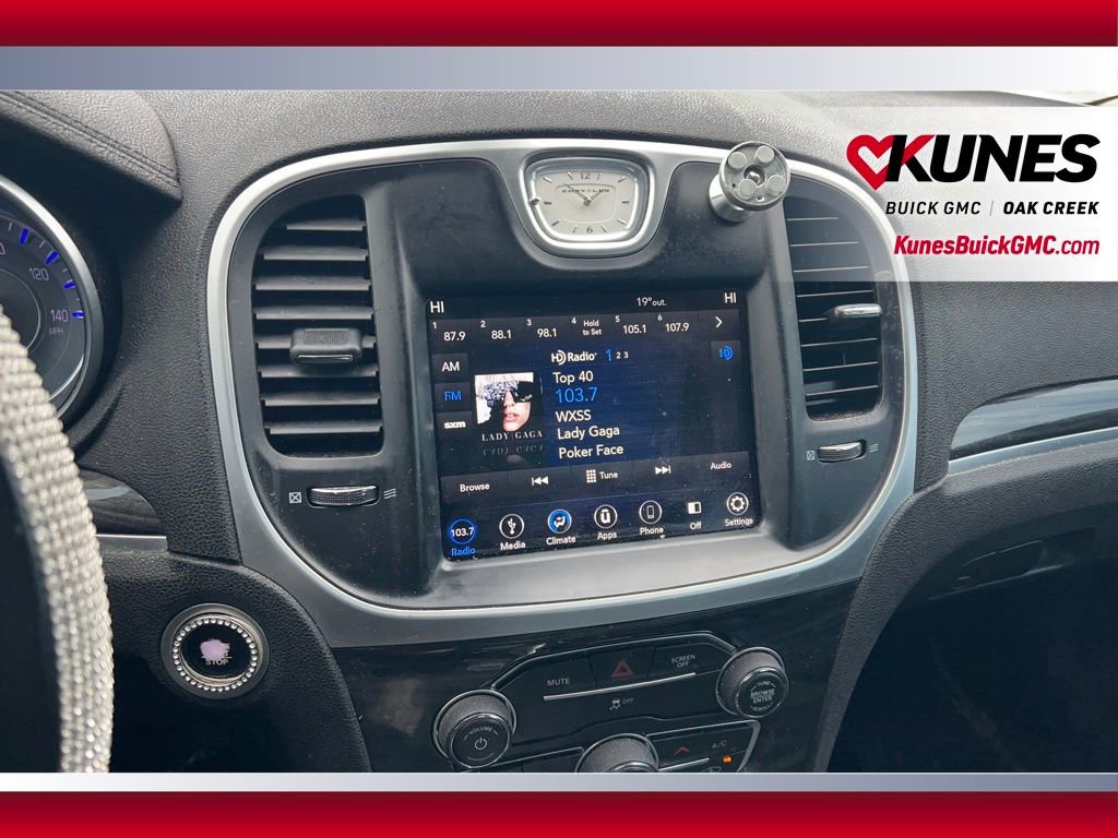 Used 2019 Chrysler 300 Touring w/ Sport Appearance Package image 14