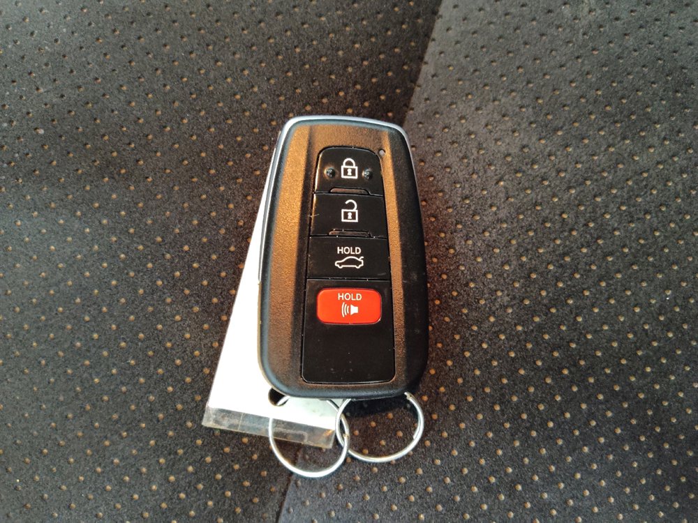 Used 2017 Toyota Camry XSE w/ Moonroof Package image 32