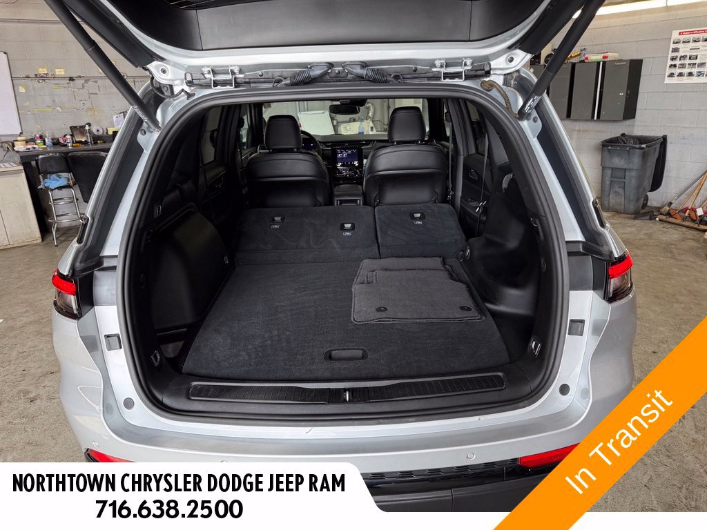 Used 2023 Jeep Grand Cherokee Altitude AWD/4WD image 29