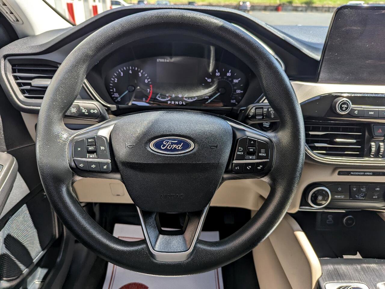 Used 2021 Ford Escape SE image 14
