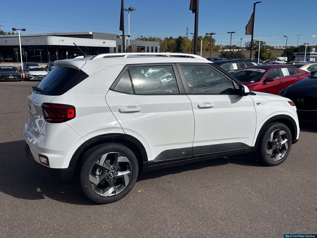 Certified 2025 Hyundai Venue SEL FWD image 22
