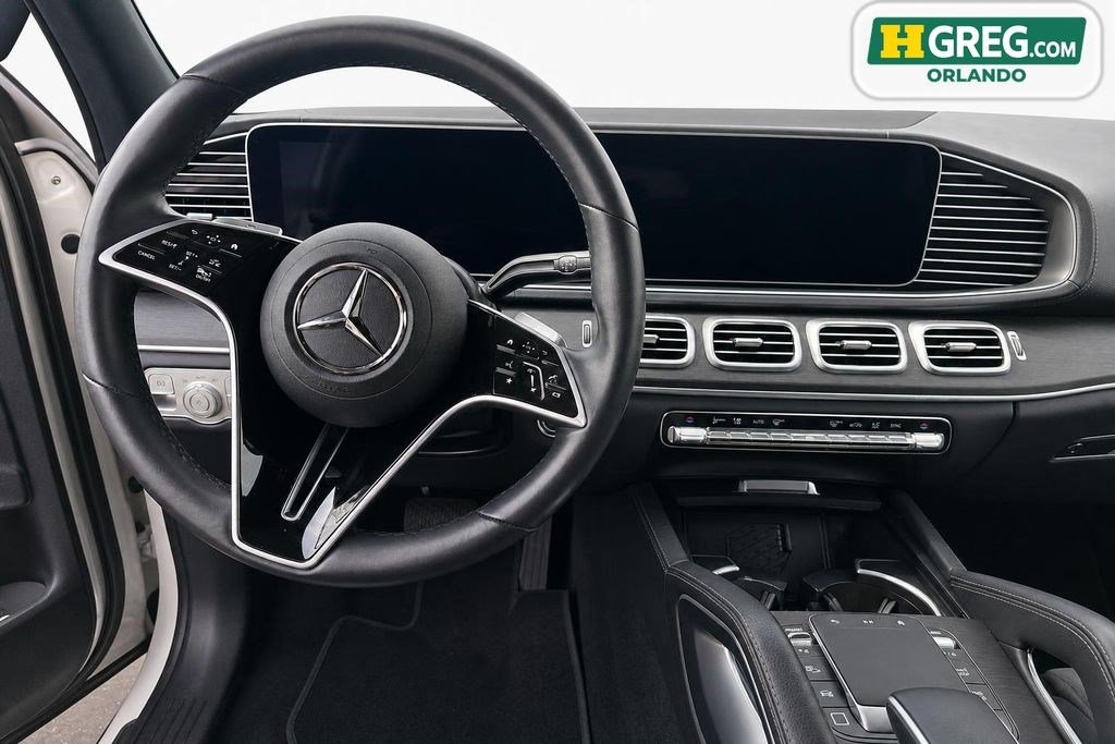 Used 2025 Mercedes-Benz GLS 450 4MATIC image 13