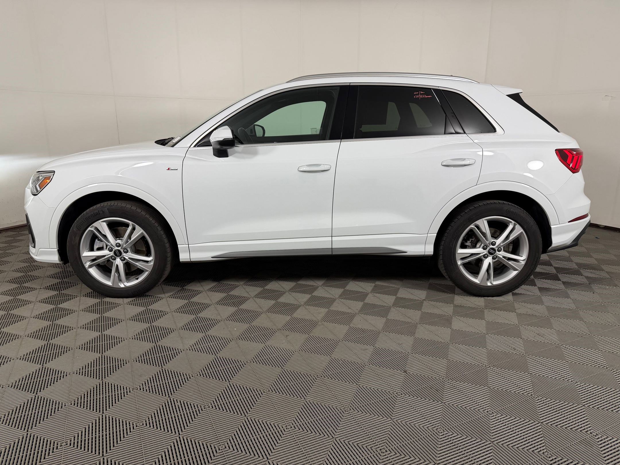 Certified 2023 Audi Q3 2.0T Premium Plus w/ Premium Plus Package AWD/4WD image 2