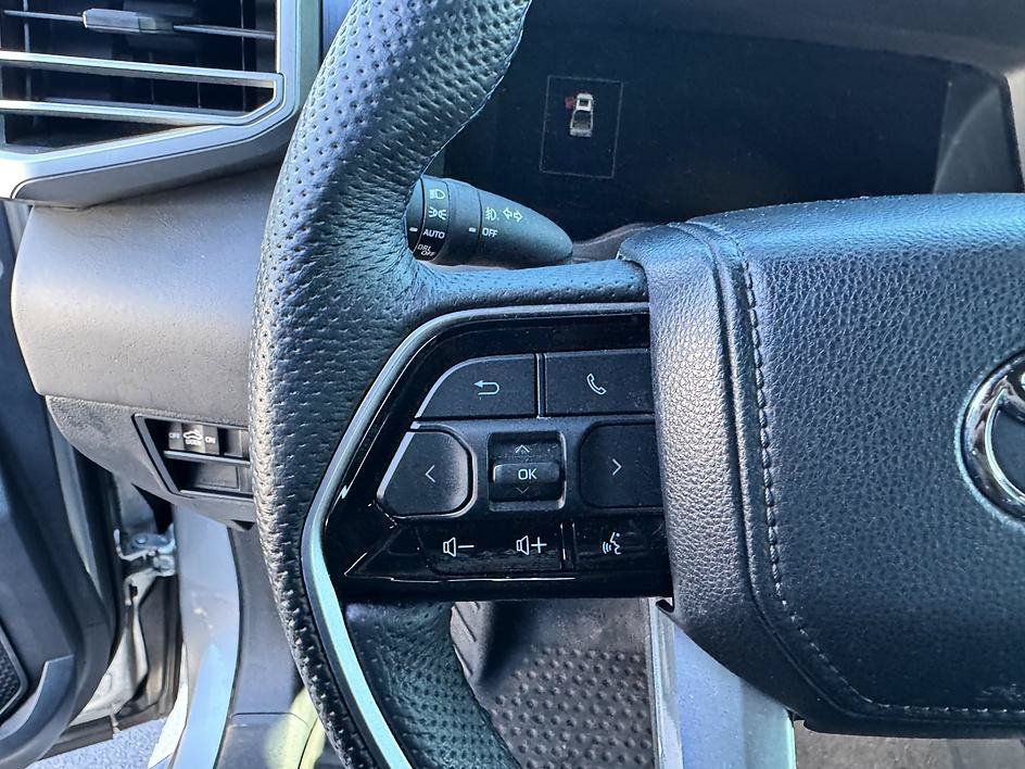 Used 2023 Toyota Tundra Platinum AWD/4WD image 13
