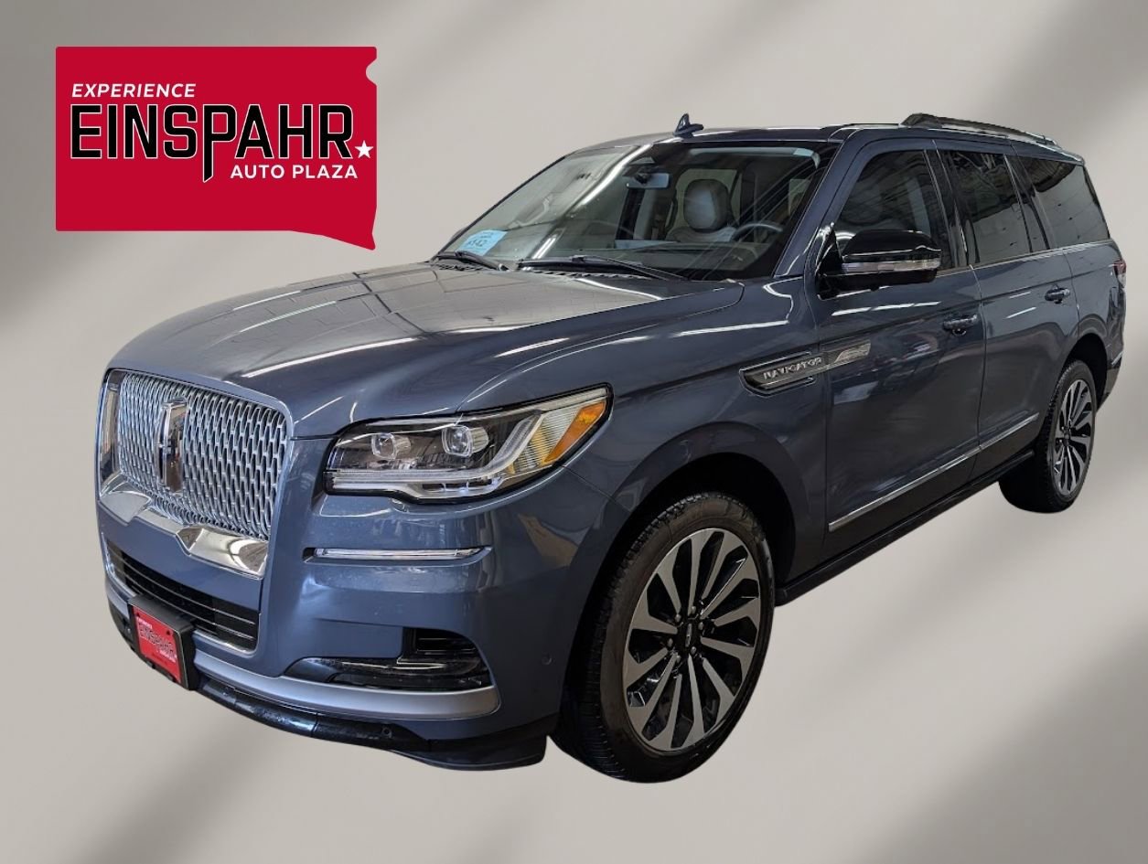 Used 2023 Lincoln Navigator Reserve AWD/4WD image 1