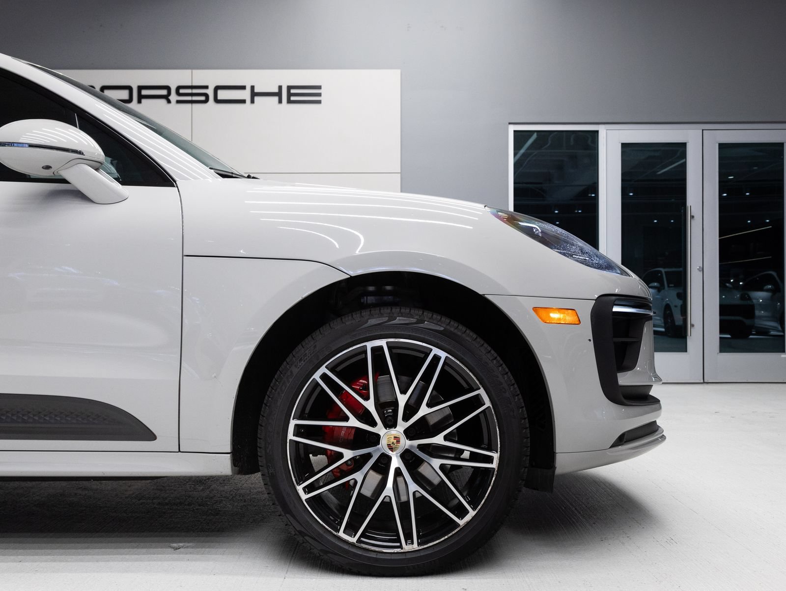 Certified 2023 Porsche Macan S AWD/4WD image 11