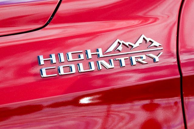 New 2026 Chevrolet Suburban High Country image 8
