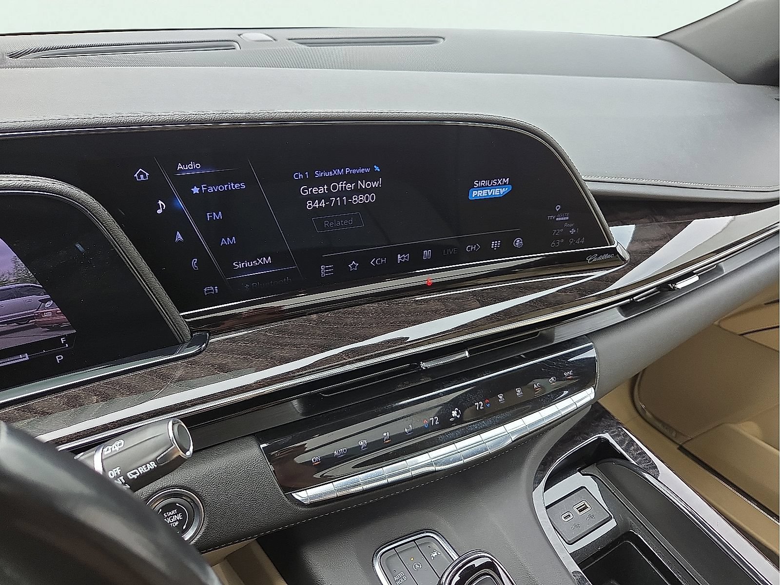 Used 2023 Cadillac Escalade Premium Luxury w/ Performance Package AWD/4WD image 17
