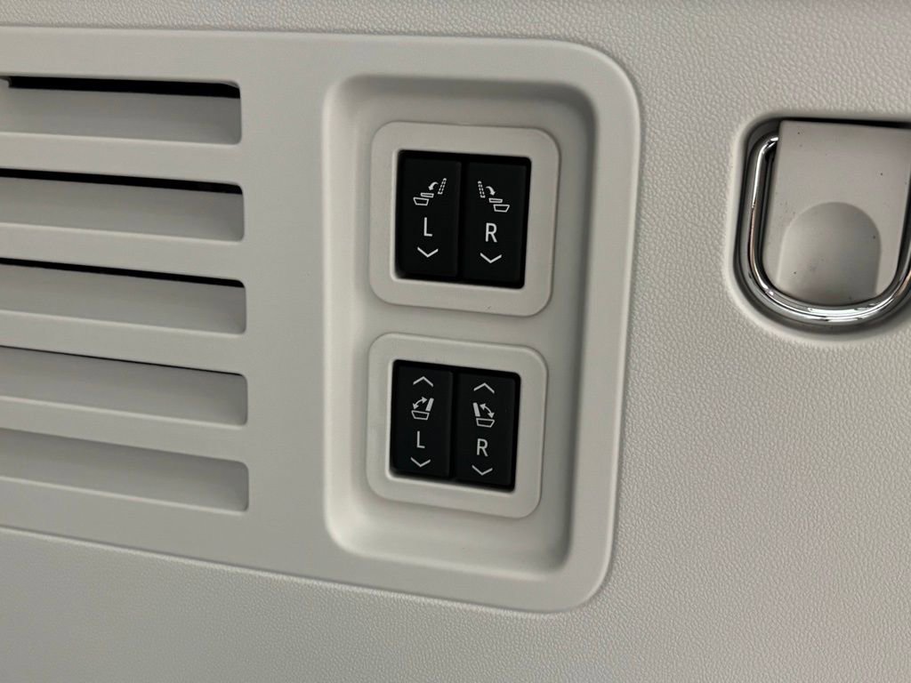 New 2026 Buick Enclave Avenir image 12