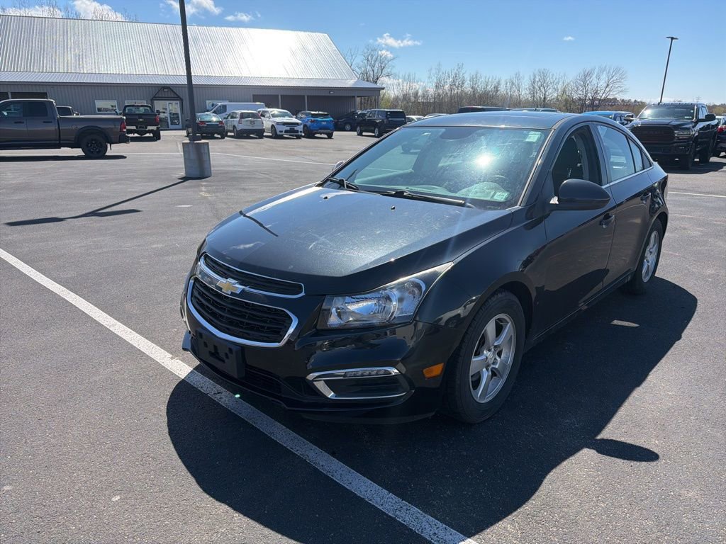 Used 2016 Chevrolet Cruze LT w/ Sun And Sound Package FWD image 3