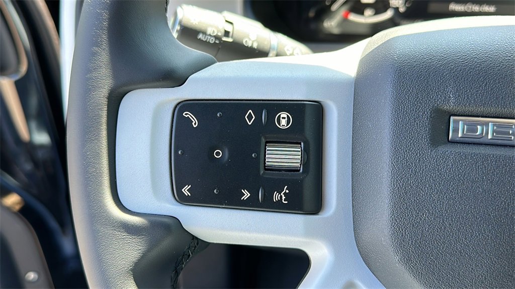 New 2025 Land Rover Defender 110 X-Dynamic SE image 14