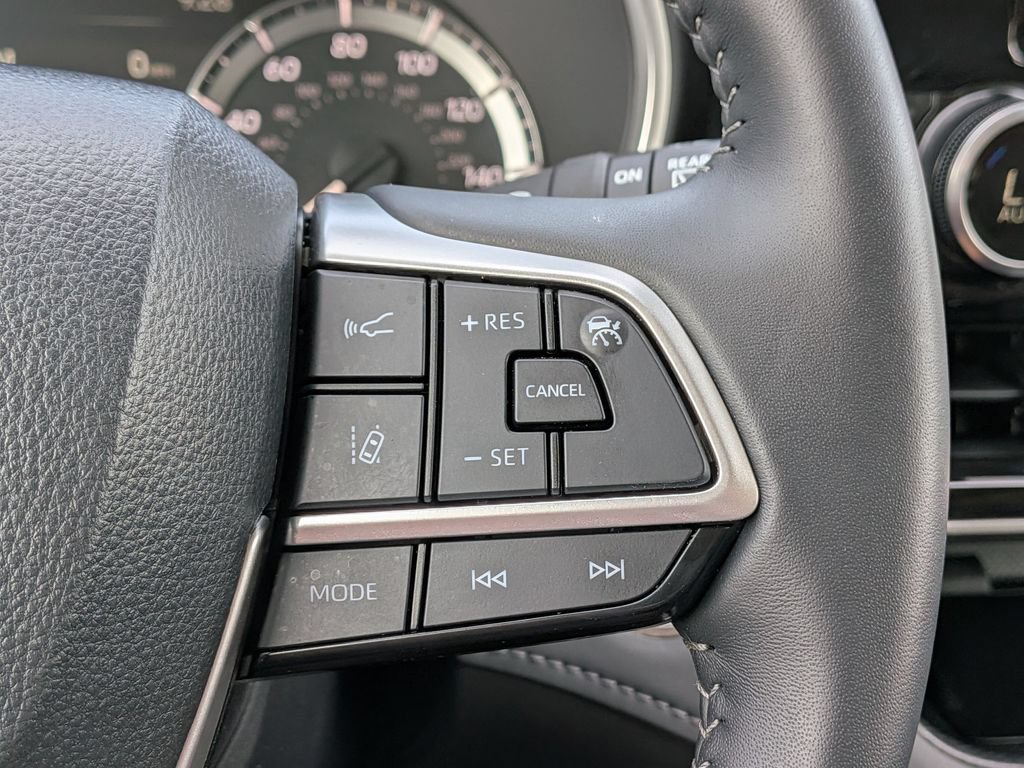 Used 2026 Toyota Highlander XLE AWD/4WD image 24