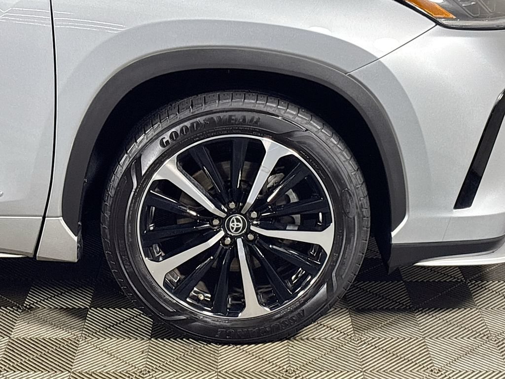 Used 2021 Toyota Highlander XSE AWD/4WD image 24