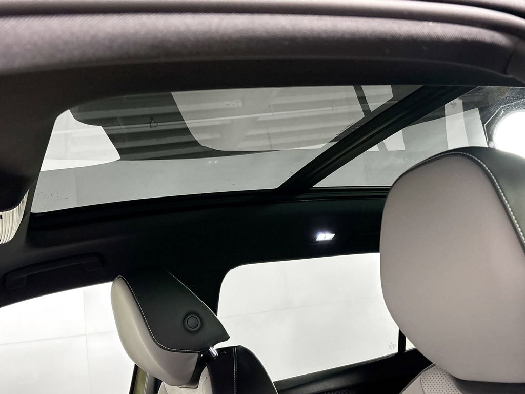 New 2026 Volkswagen Tiguan SE R-Line image 18