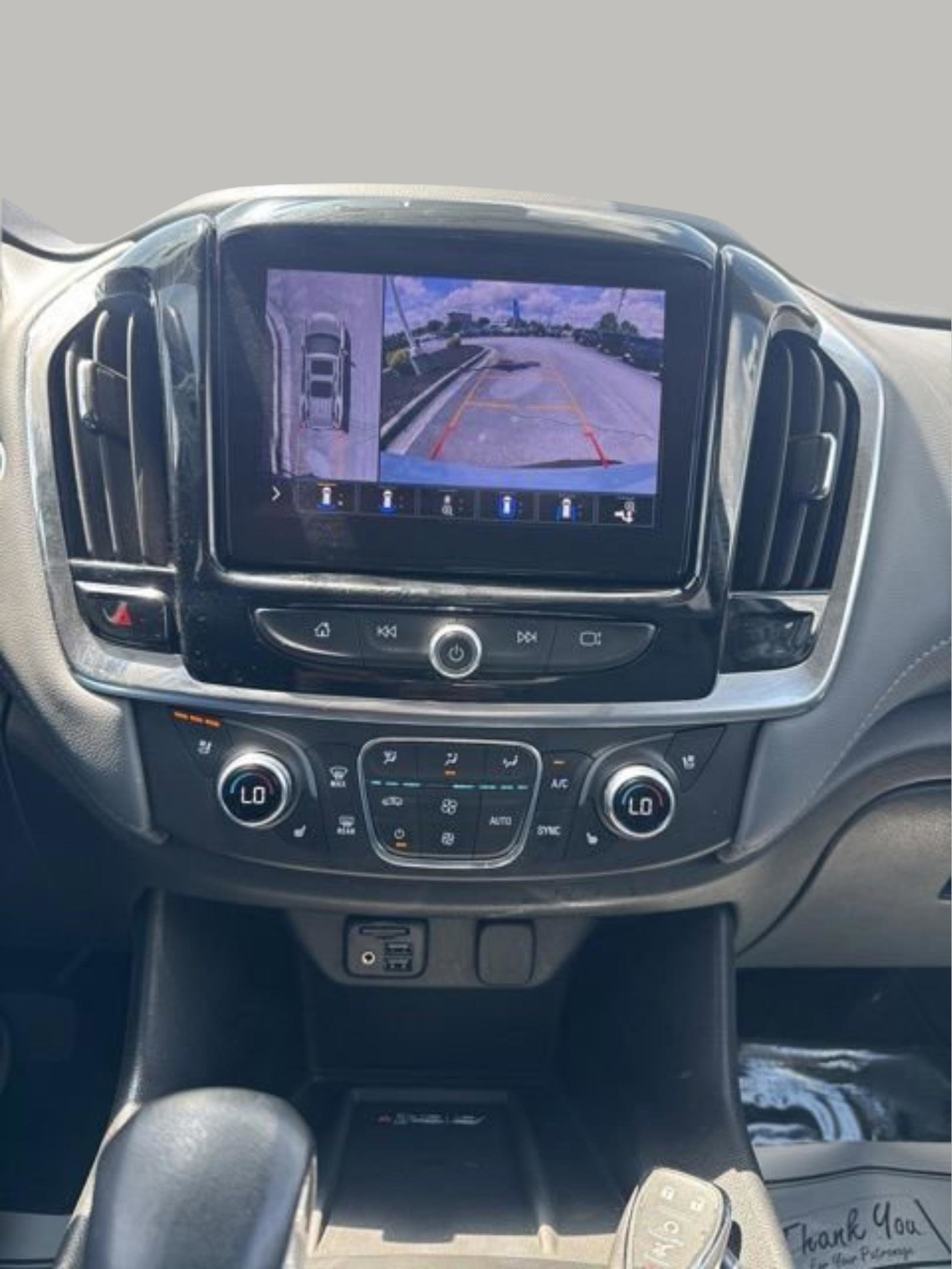 Used 2021 Chevrolet Traverse Premier FWD image 16