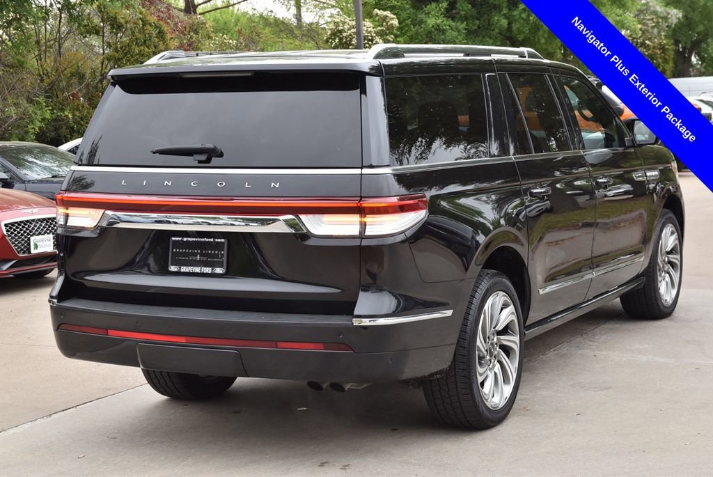 Used 2024 Lincoln Navigator L 4WD image 10