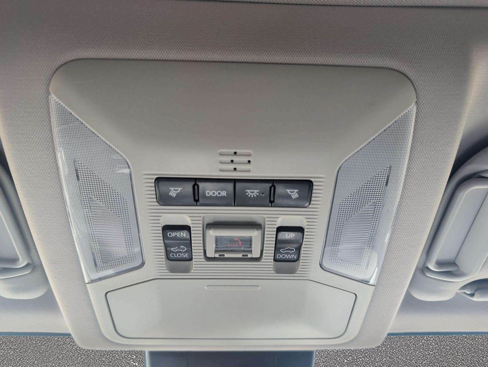 Used 2021 Toyota RAV4 XLE w/ Convenience Package FWD image 22