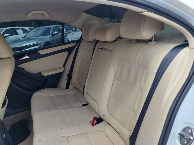 Used 2011 Volkswagen Jetta SE FWD image 10