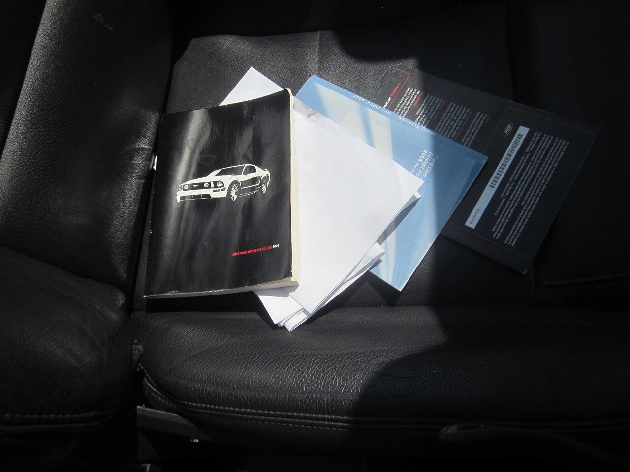 Used 2005 Ford Mustang Premium image 18
