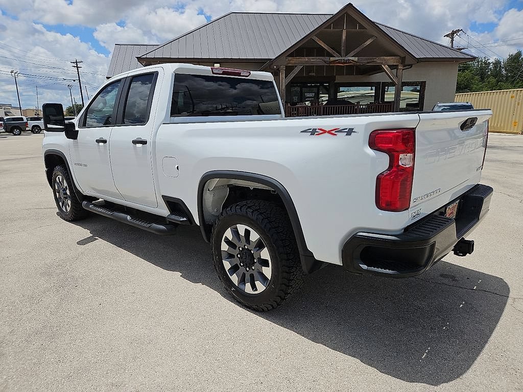 Used 2024 Chevrolet Silverado 2500 Custom w/ Custom Convenience Package AWD/4WD image 4
