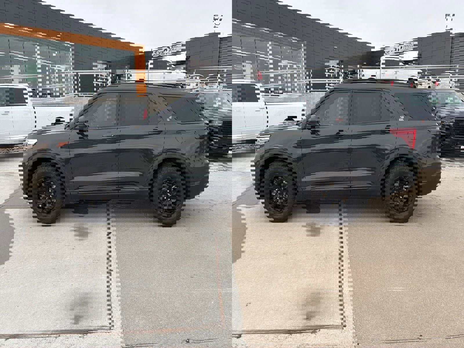 Used 2023 Ford Explorer Timberline image 2