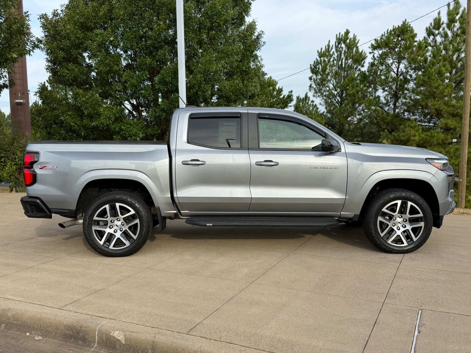 Used 2023 Chevrolet Colorado Z71 w/ Z71 Convenience Package 2 AWD/4WD image 7
