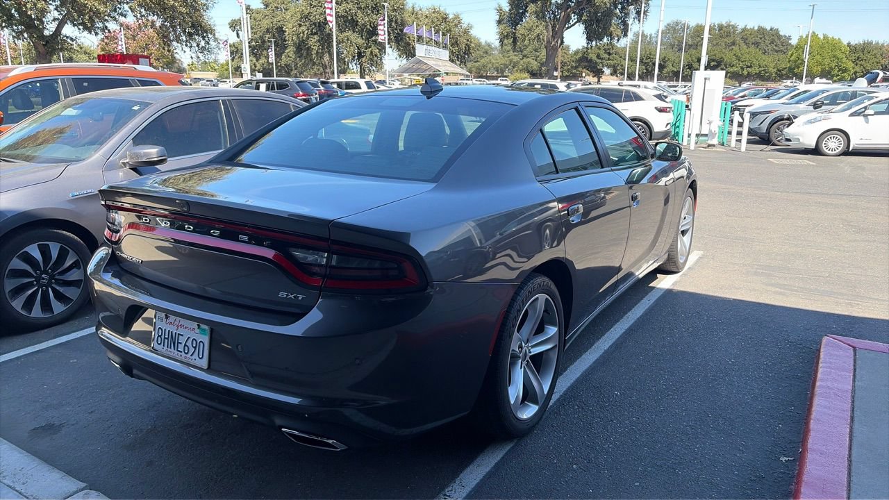 Used 2018 Dodge Charger SXT Plus w/ Quick Order Package 29J RWD image 2