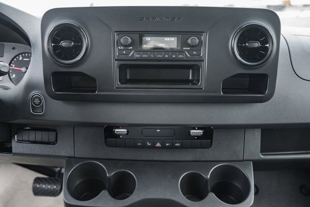 Used 2023 Mercedes-Benz Sprinter 4500 image 17