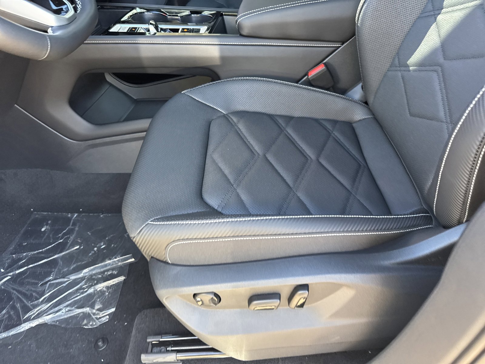 New 2026 Volkswagen Atlas Cross Sport SE image 14