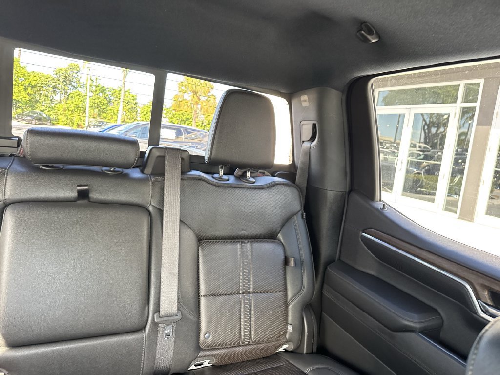 Used 2022 Chevrolet Silverado 1500 High Country w/ Technology Package AWD/4WD image 19