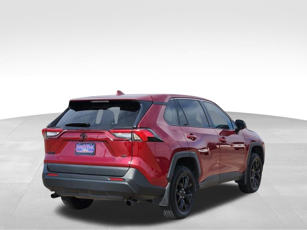 Used 2024 Toyota RAV4 LE image 5