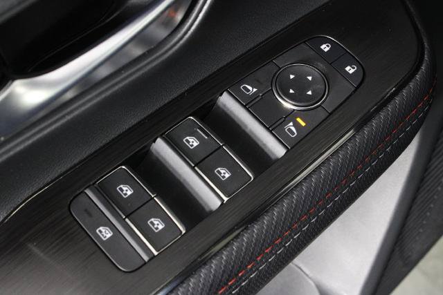 Certified 2026 Nissan Kicks SR FWD image 23