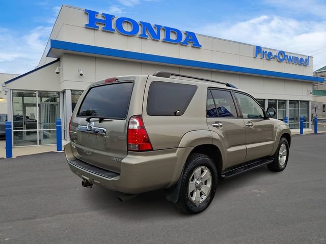 Used 2007 Toyota 4Runner SR5 AWD/4WD image 4